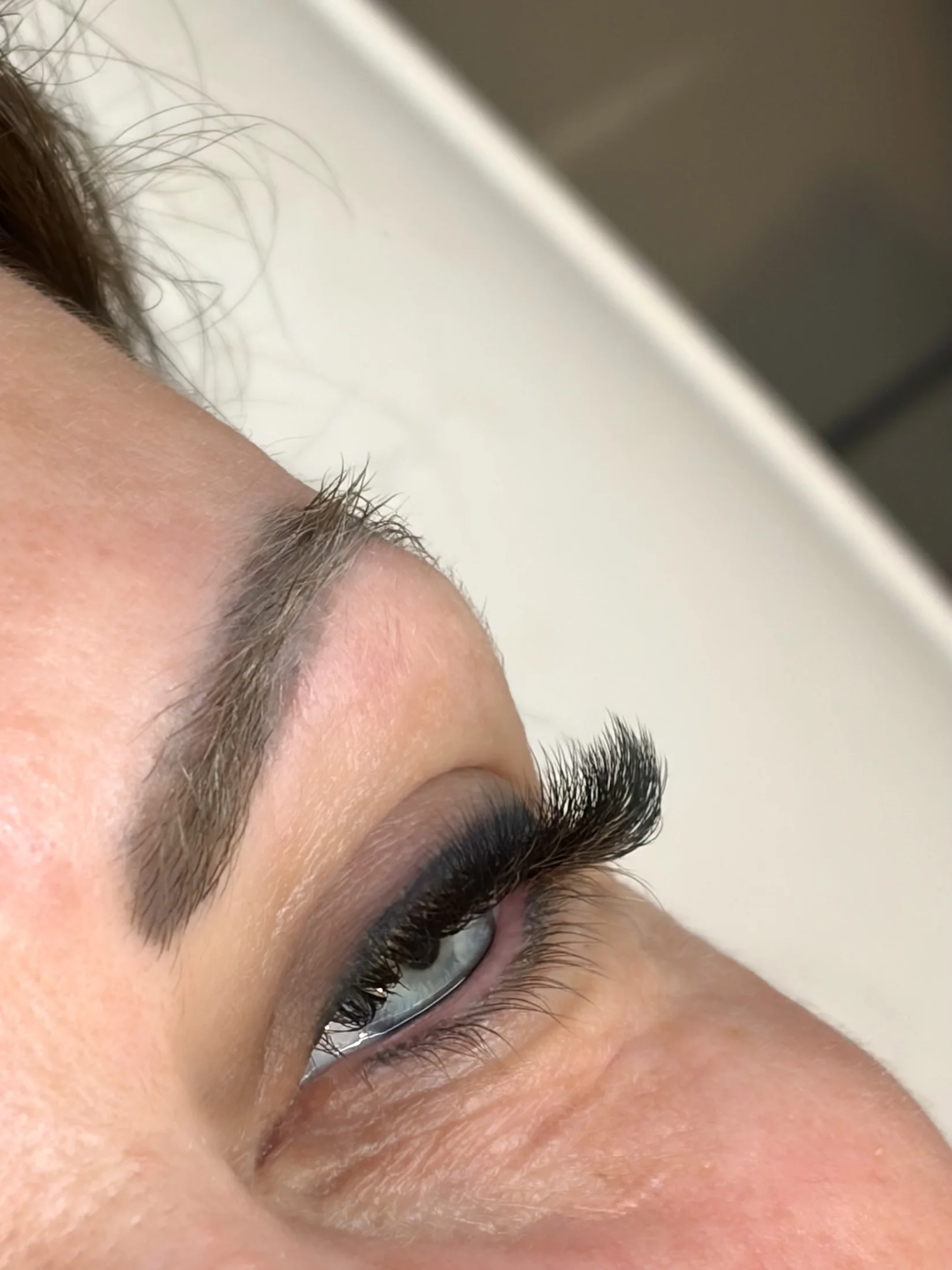 Réalisation de Eye contact by Lou