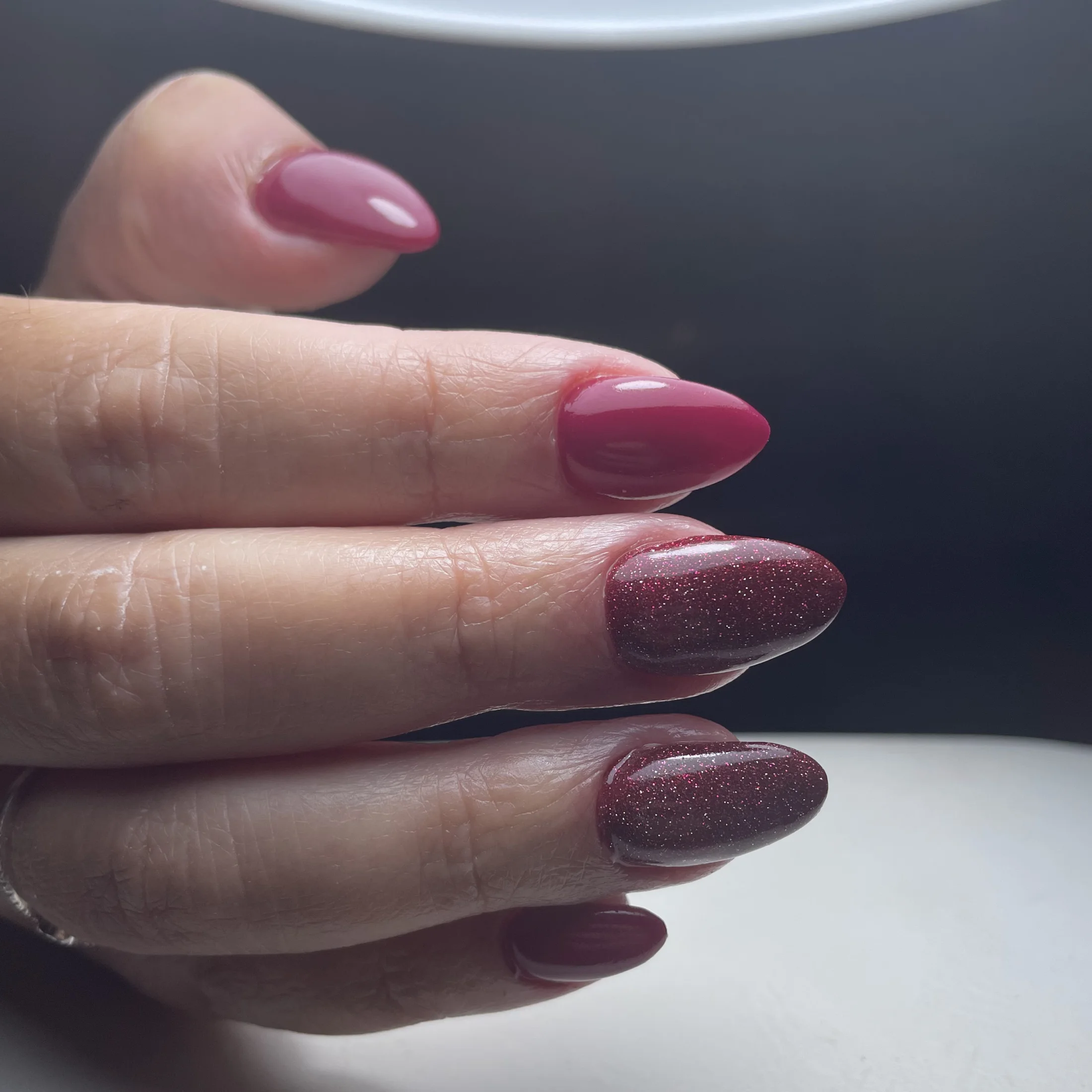 Remplissage gel bordeaux et bordeaux paillettes